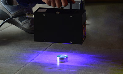 UVLED固化機發(fā)出的是藍光？